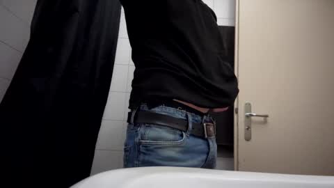 Snapshot of the_delicious_19 chatting on 02/21/25, 04:07 the_delicious_19 online show from 02/21/25, 04:07