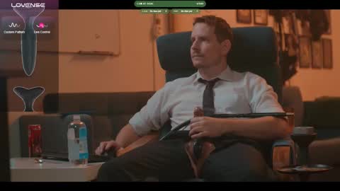 Snapshot of the_dilf chatting on 03/16/26, 01:04 The DILF - online show from 03/16/26, 01:04