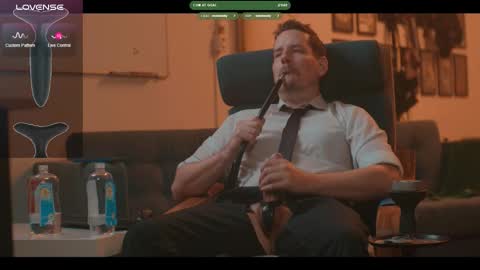 Snapshot of the_dilf chatting on 03/21/26, 10:42 The DILF - online show from 03/21/26, 10:42