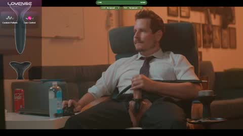 Snapshot of the_dilf chatting on 05/03/26, 04:57 The DILF - online show from 05/03/26, 04:57