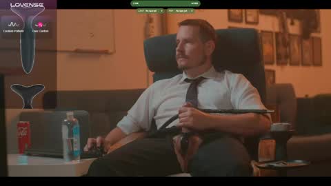Snapshot of the_dilf chatting on 05/16/26, 10:36 The DILF - online show from 05/16/26, 10:36