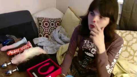 Snapshot of the_dough_nut chatting on 04/17/26, 01:25 The Dough-Nut online show from 04/17/26, 01:25