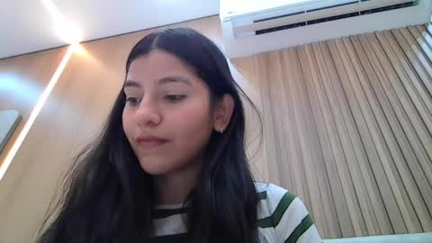 Snapshot of the_emely chatting on 05/04/26, 01:51 IM EMELY online show from 05/04/26, 01:51