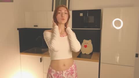 Snapshot of the_enchantres chatting on 02/18/25, 03:31 Tracy online show from 02/18/25, 03:31