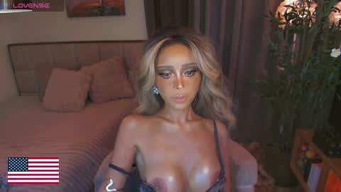 Snapshot of the_enchantressxx chatting on 03/10/26, 03:33 nabi butterfly online show from 03/10/26, 03:33