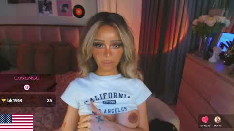 Snapshot of the_enchantressxx chatting on 04/25/26, 11:46 nabi butterfly online show from 04/25/26, 11:46