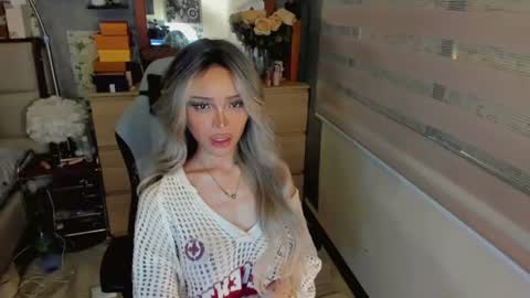 Snapshot of the_enchantressxx chatting on 06/22/26, 03:47 nabi butterfly online show from 06/22/26, 03:47
