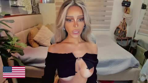 Snapshot of the_enchantressxx chatting on 07/28/26, 03:02 nabi butterfly online show from 07/28/26, 03:02