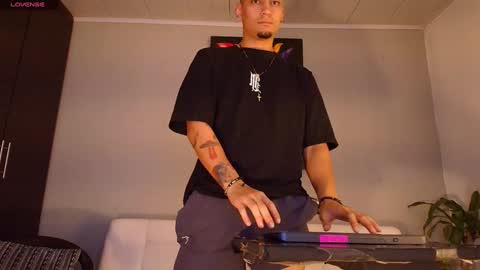 Snapshot of the_golden_boys chatting on 12/15/24, 01:46 SCOTT  THEO  KAMERON  GENDERSON online show from 12/15/24, 01:46