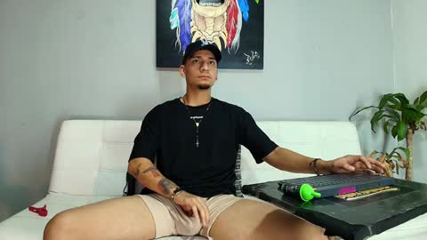 Snapshot of the_golden_boys chatting on 12/19/24, 01:39 SCOTT  THEO  KAMERON  GENDERSON online show from 12/19/24, 01:39