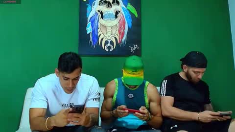 Snapshot of the_golden_boys chatting on 09/17/25, 02:35 SCOTT  THEO  KAMERON  GENDERSON online show from 09/17/25, 02:35