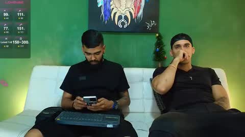 SCOTT  THEO  KAMERON  GENDERSON online show from 11/27/25, 01:40