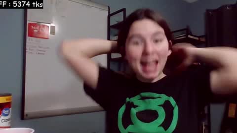 Snapshot of the_happy_space chatting on 12/19/24, 12:02 MATERNITY LEAVE online show from 12/19/24, 12:02