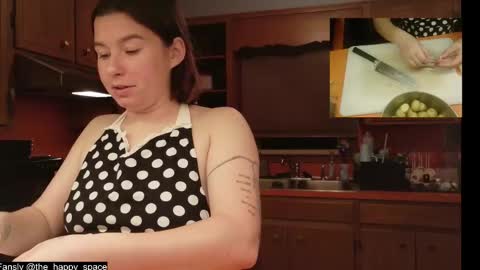 Snapshot of the_happy_space chatting on 03/22/26, 12:14 MATERNITY LEAVE online show from 03/22/26, 12:14