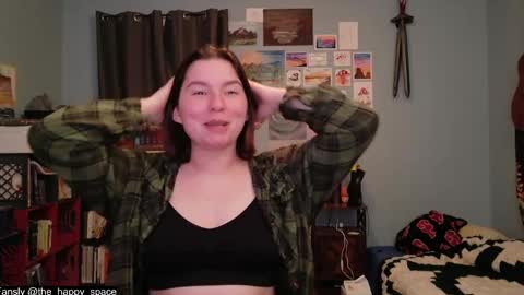 Snapshot of the_happy_space chatting on 04/10/26, 01:33 MATERNITY LEAVE online show from 04/10/26, 01:33