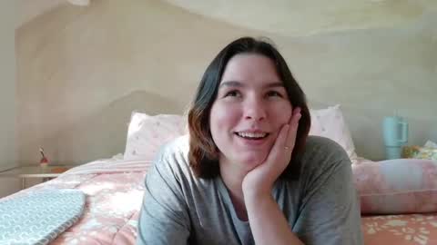 Snapshot of the_happy_space chatting on 04/17/26, 09:07 MATERNITY LEAVE online show from 04/17/26, 09:07