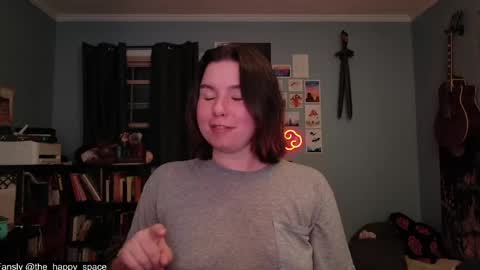 Snapshot of the_happy_space chatting on 04/23/26, 12:12 MATERNITY LEAVE online show from 04/23/26, 12:12