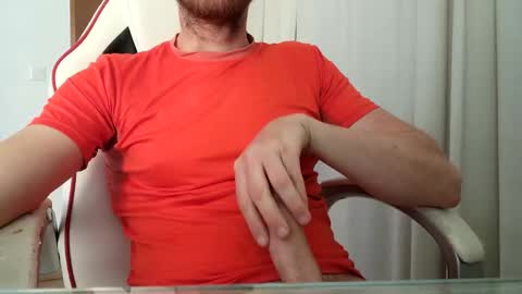 Snapshot of the_hard_baguette chatting on 10/11/25, 08:57 La Baguette dure online show from 10/11/25, 08:57