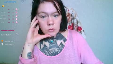 Snapshot of the_ice_owl chatting on 10/09/25, 06:00 the_ice_owl online show from 10/09/25, 06:00