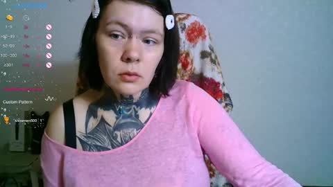 Snapshot of the_ice_owl chatting on 10/18/25, 06:58 the_ice_owl online show from 10/18/25, 06:58