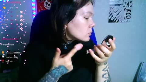 Snapshot of the_ice_owl chatting on 11/08/25, 05:40 the_ice_owl online show from 11/08/25, 05:40