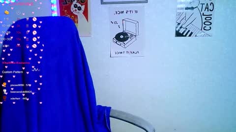 Snapshot of the_ice_owl chatting on 11/10/25, 09:08 the_ice_owl online show from 11/10/25, 09:08