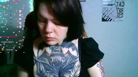 Snapshot of the_ice_owl chatting on 11/12/25, 07:20 the_ice_owl online show from 11/12/25, 07:20