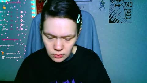 Snapshot of the_ice_owl chatting on 11/19/25, 12:43 the_ice_owl online show from 11/19/25, 12:43