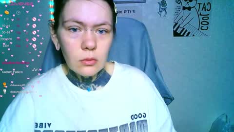 Snapshot of the_ice_owl chatting on 11/20/25, 02:01 the_ice_owl online show from 11/20/25, 02:01