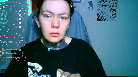 Snapshot of the_ice_owl chatting on 11/22/25, 01:37 the_ice_owl online show from 11/22/25, 01:37