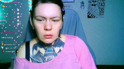 Snapshot of the_ice_owl chatting on 11/23/25, 02:44 the_ice_owl online show from 11/23/25, 02:44