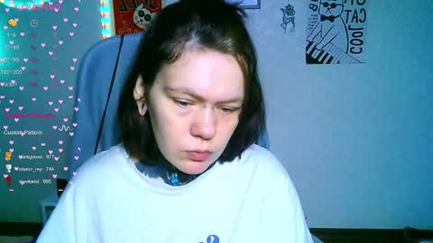 Snapshot of the_ice_owl chatting on 11/24/25, 04:23 the_ice_owl online show from 11/24/25, 04:23