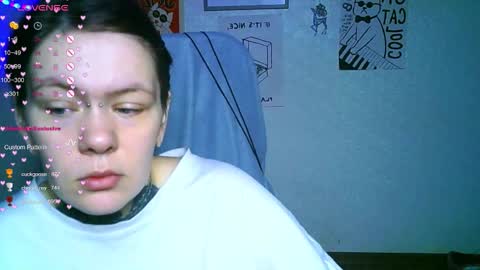 Snapshot of the_ice_owl chatting on 11/25/25, 01:49 the_ice_owl online show from 11/25/25, 01:49