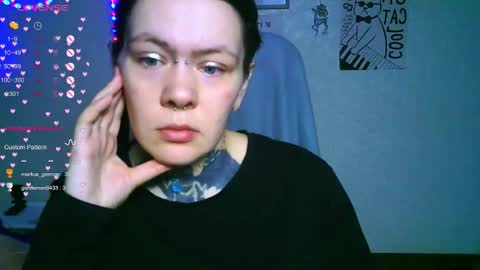 Snapshot of the_ice_owl chatting on 11/27/25, 05:09 the_ice_owl online show from 11/27/25, 05:09