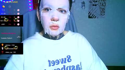 Snapshot of the_ice_owl chatting on 12/01/25, 03:11 the_ice_owl online show from 12/01/25, 03:11