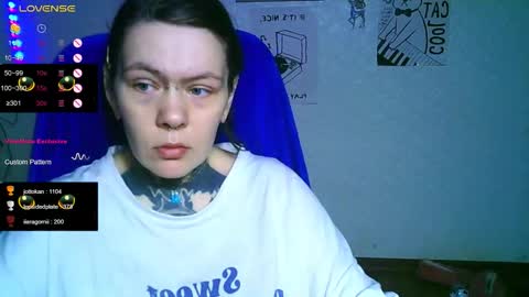 Snapshot of the_ice_owl chatting on 12/05/25, 07:06 the_ice_owl online show from 12/05/25, 07:06