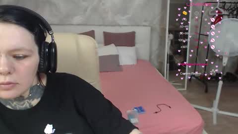 Snapshot of the_ice_owl chatting on 03/12/26, 04:18 the_ice_owl online show from 03/12/26, 04:18