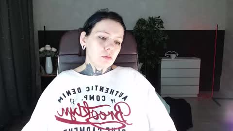 Snapshot of the_ice_owl chatting on 03/14/26, 05:51 the_ice_owl online show from 03/14/26, 05:51