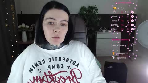 Snapshot of the_ice_owl chatting on 03/15/26, 06:03 the_ice_owl online show from 03/15/26, 06:03