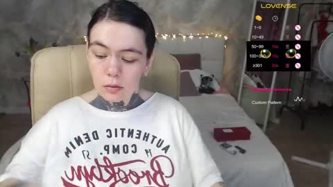 Snapshot of the_ice_owl chatting on 03/18/26, 01:42 the_ice_owl online show from 03/18/26, 01:42