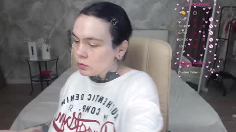 Snapshot of the_ice_owl chatting on 03/23/26, 02:10 the_ice_owl online show from 03/23/26, 02:10