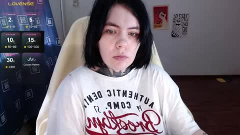 Snapshot of the_ice_owl chatting on 04/08/26, 05:18 the_ice_owl online show from 04/08/26, 05:18