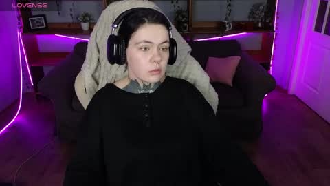 Snapshot of the_ice_owl chatting on 04/12/26, 05:07 the_ice_owl online show from 04/12/26, 05:07