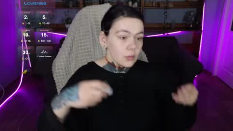 Snapshot of the_ice_owl chatting on 04/15/26, 03:02 the_ice_owl online show from 04/15/26, 03:02