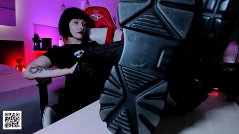 Snapshot of the_inamorata chatting on 09/08/25, 09:14 Goddess Misha online show from 09/08/25, 09:14