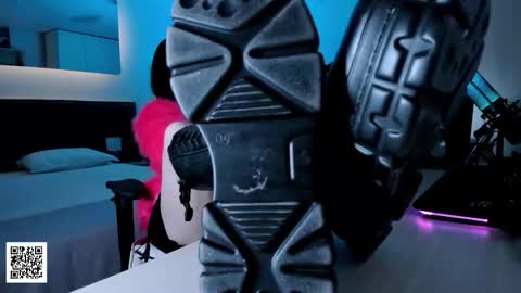 Snapshot of the_inamorata chatting on 11/04/25, 09:03 Goddess Misha online show from 11/04/25, 09:03