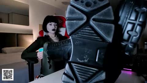 Snapshot of the_inamorata chatting on 11/10/25, 10:09 Goddess Misha online show from 11/10/25, 10:09