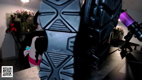 Snapshot of the_inamorata chatting on 02/25/26, 09:13 Goddess Misha online show from 02/25/26, 09:13