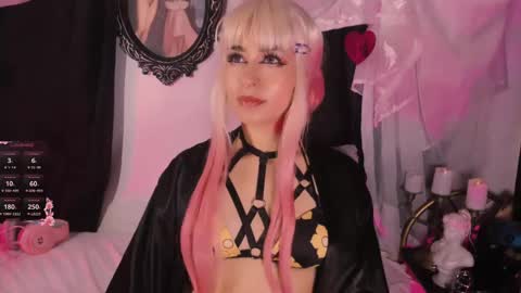 Snapshot of the_kitty_roxy chatting on 02/20/25, 10:16 ... ... online show from 02/20/25, 10:16