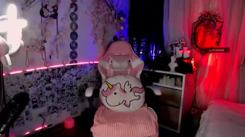 Snapshot of the_kitty_roxy chatting on 09/10/25, 06:35 ... ... online show from 09/10/25, 06:35